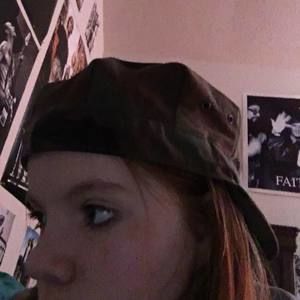 Meet your Posher, Ava